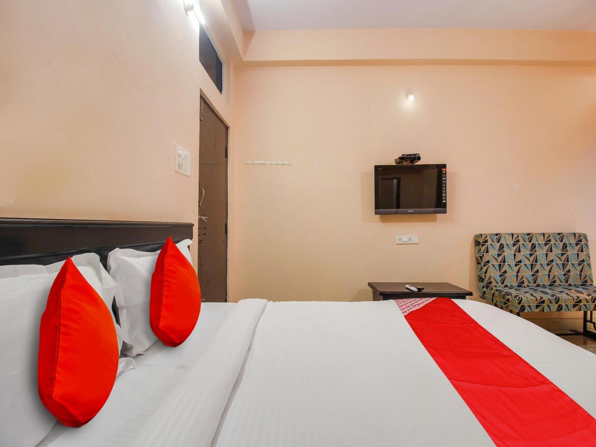 Hotel O R.J.International Pedda Ambarpet エクステリア 写真