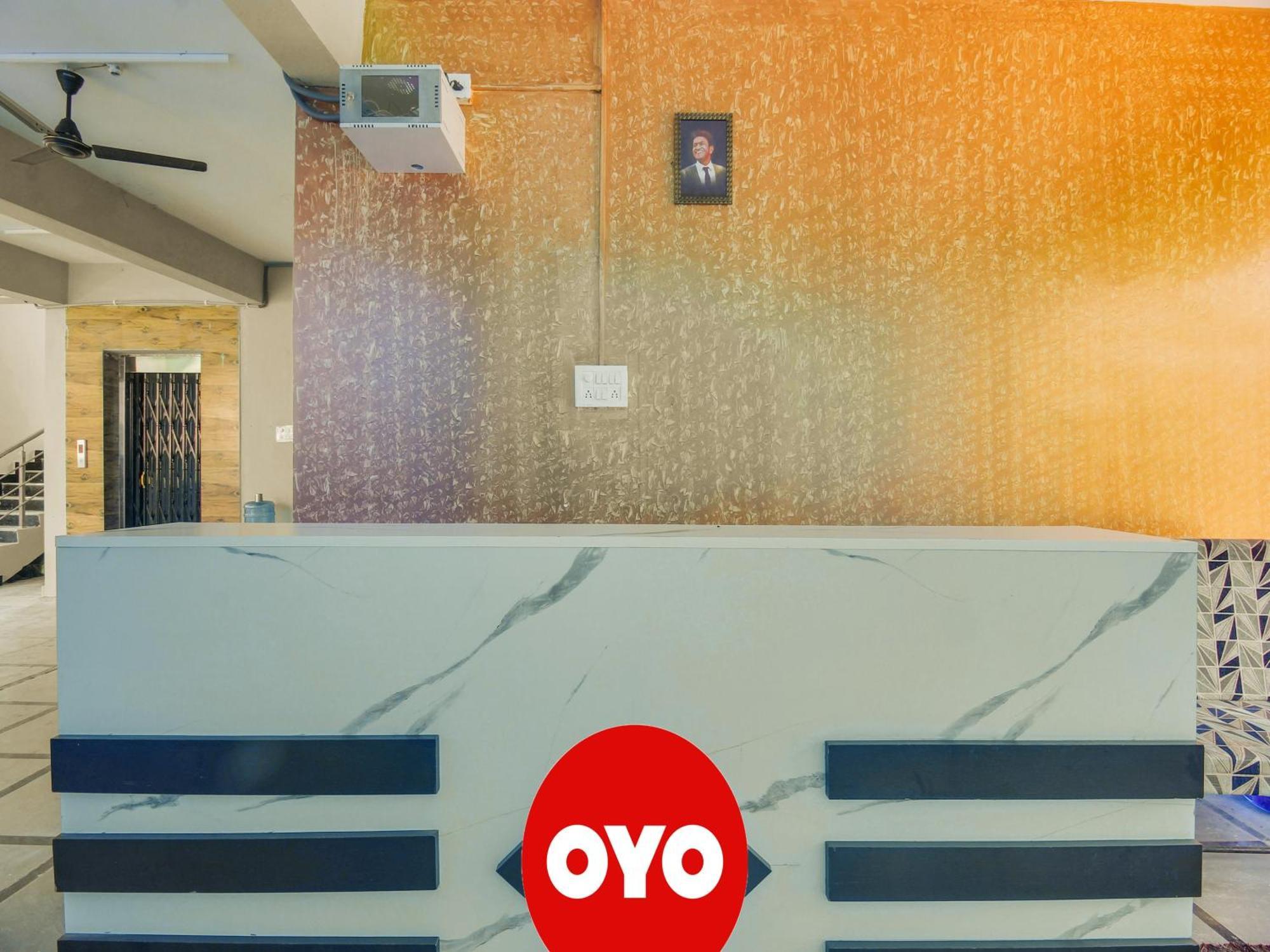 Hotel O R.J.International Pedda Ambarpet エクステリア 写真