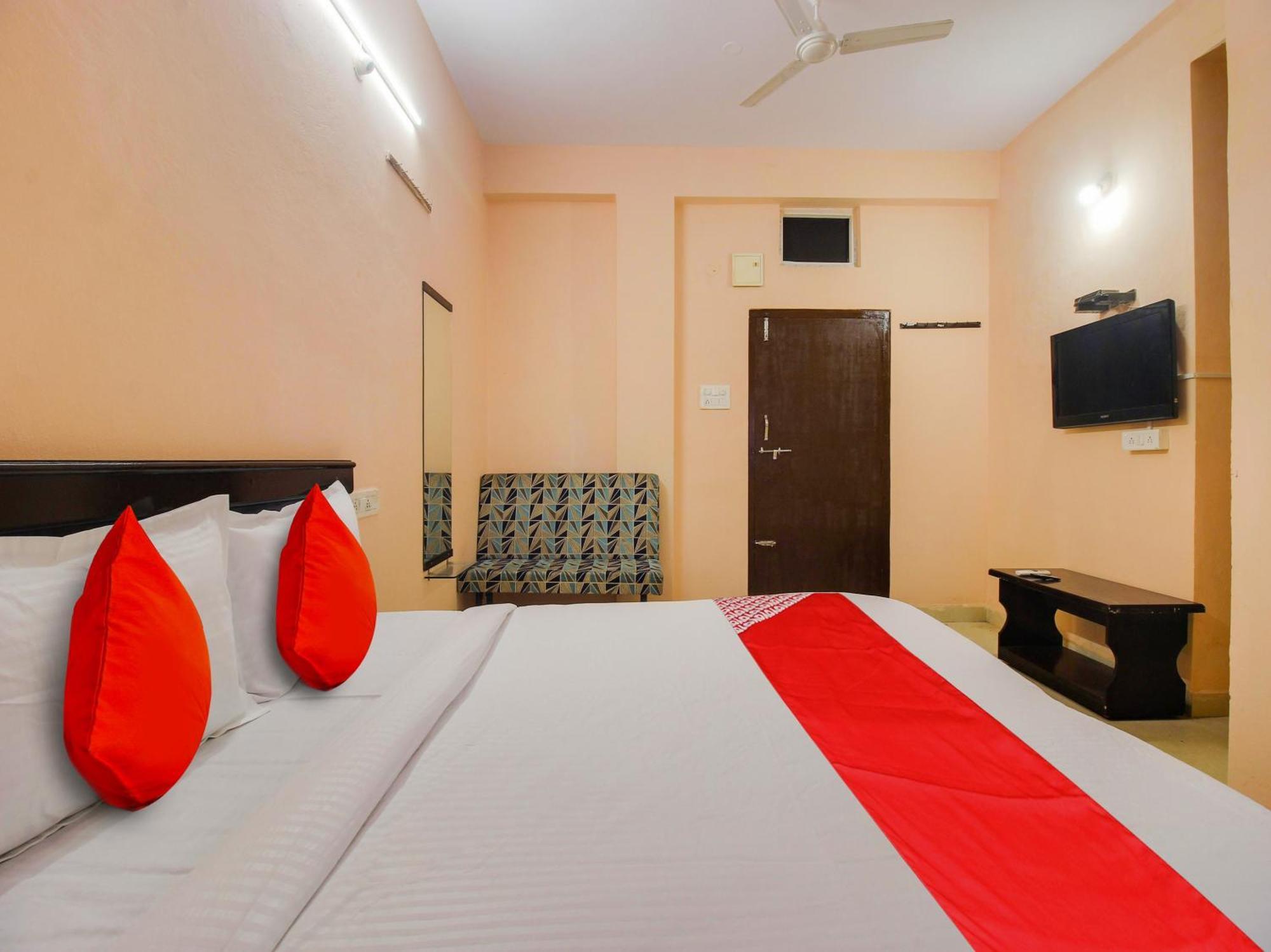 Hotel O R.J.International Pedda Ambarpet エクステリア 写真