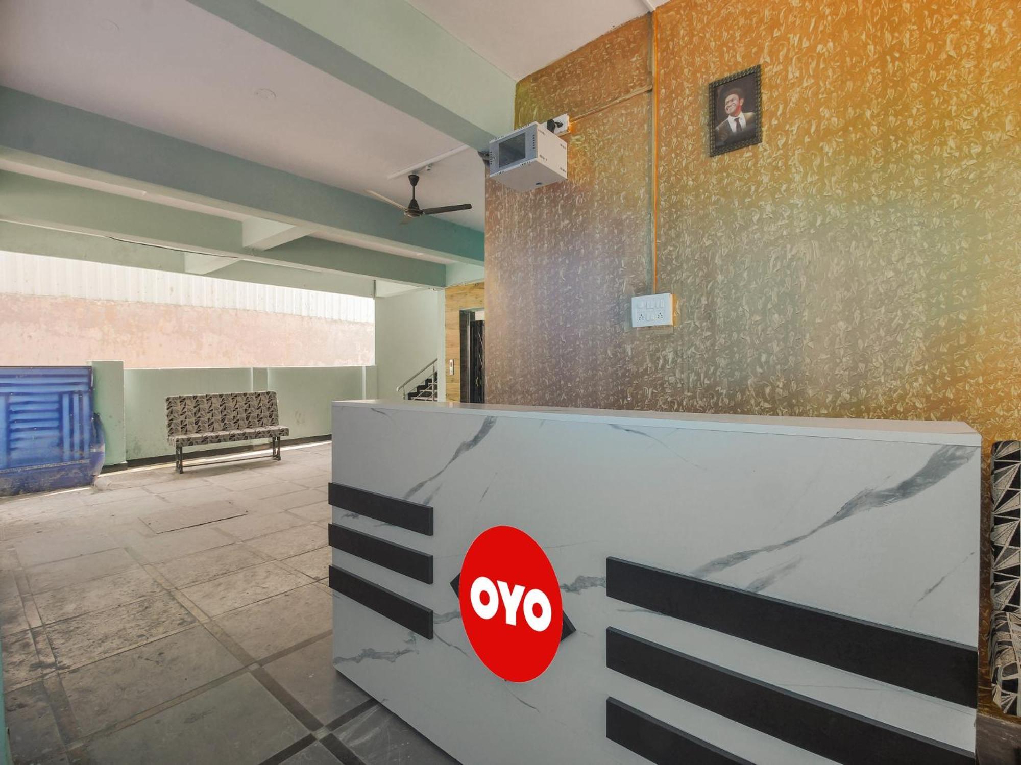 Hotel O R.J.International Pedda Ambarpet エクステリア 写真